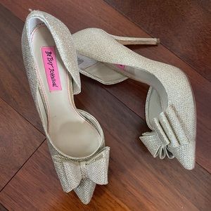 Betsey Johnson Prince D’orsay Gold Glitter Pumps